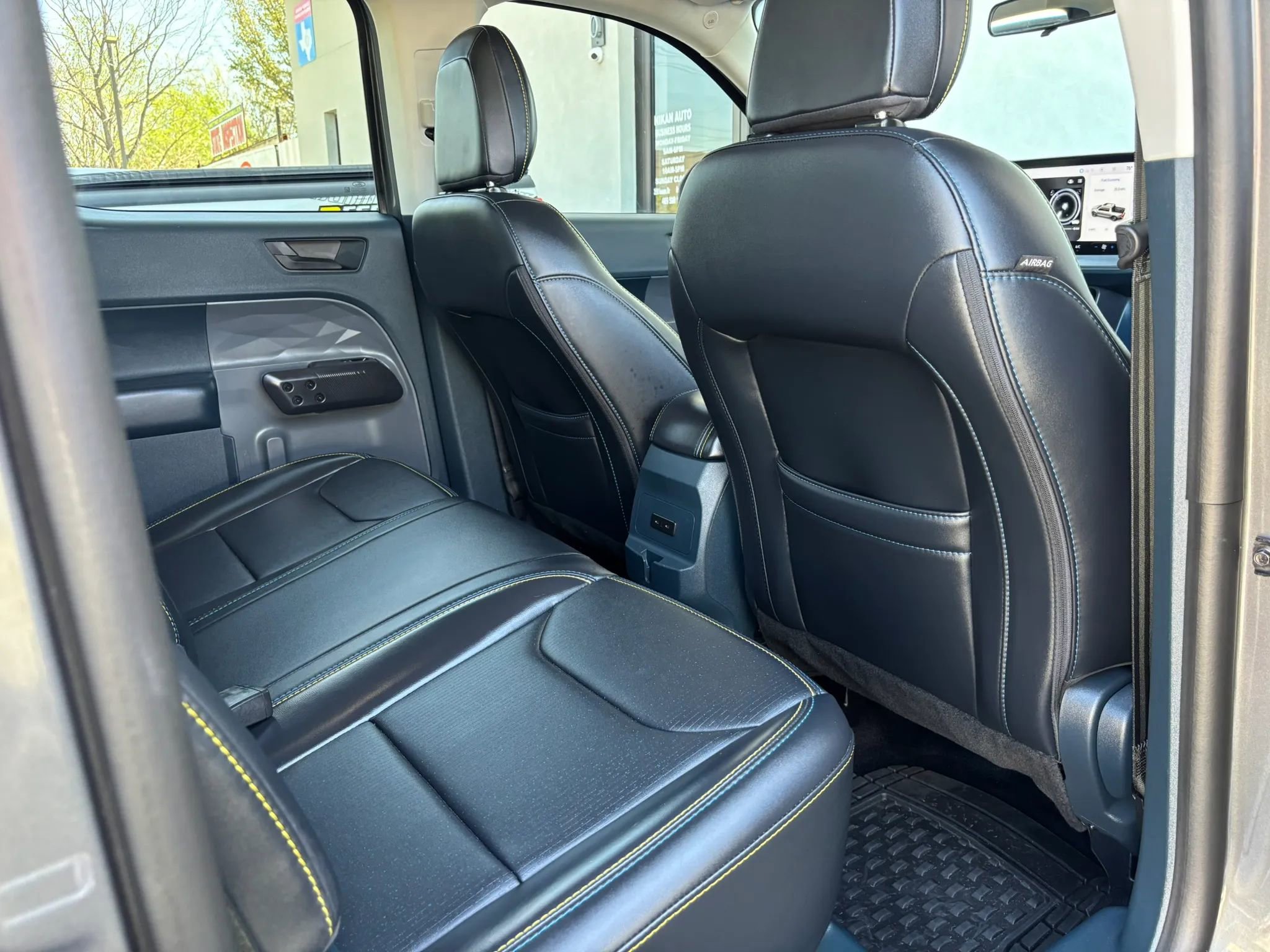 Used 2025 Ford Maverick Lobo image 57