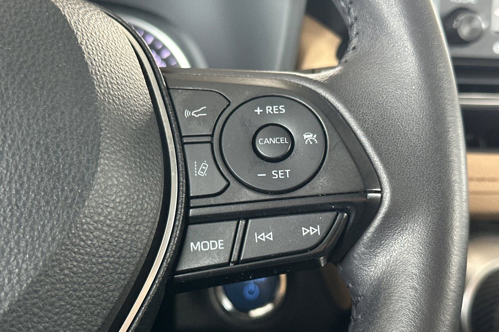 Certified 2022 Toyota RAV4 XLE Premium image 30