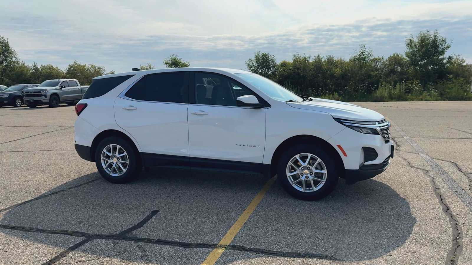 Certified 2024 Chevrolet Equinox LT AWD/4WD image 2