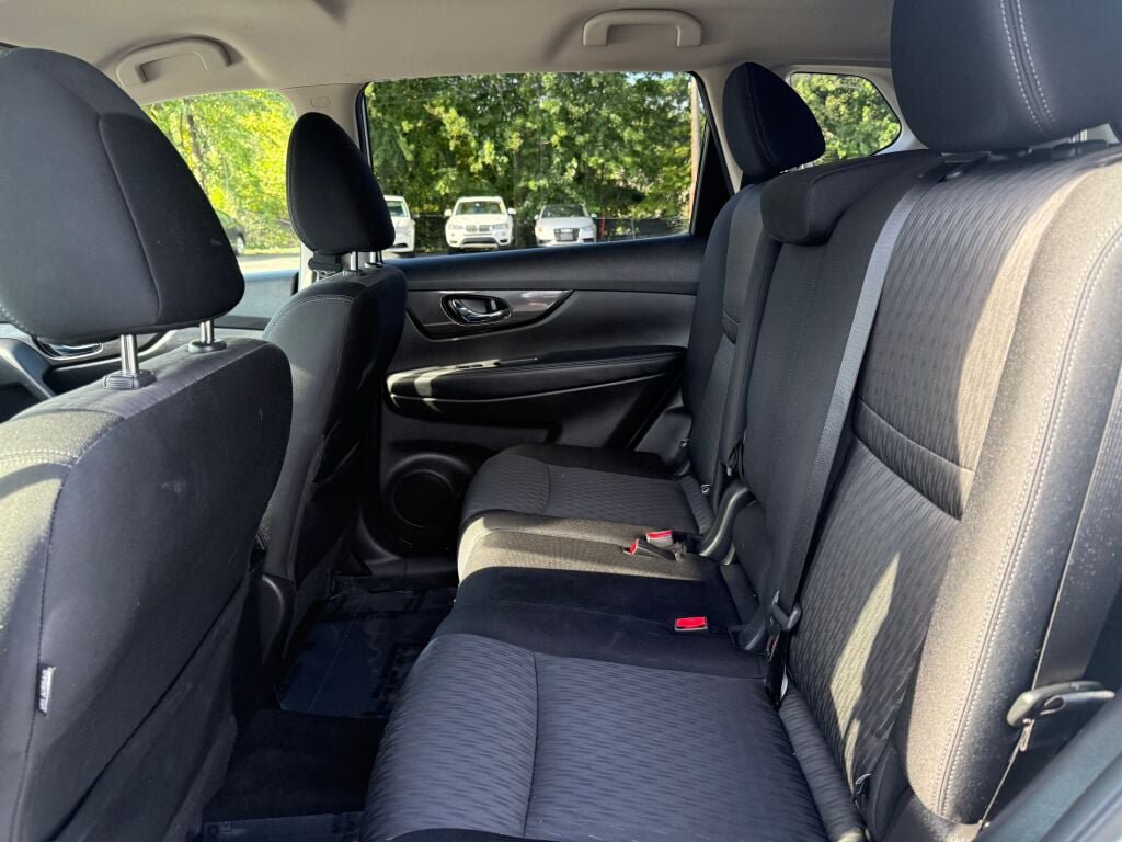 Used 2020 Nissan Rogue SV AWD/4WD image 24