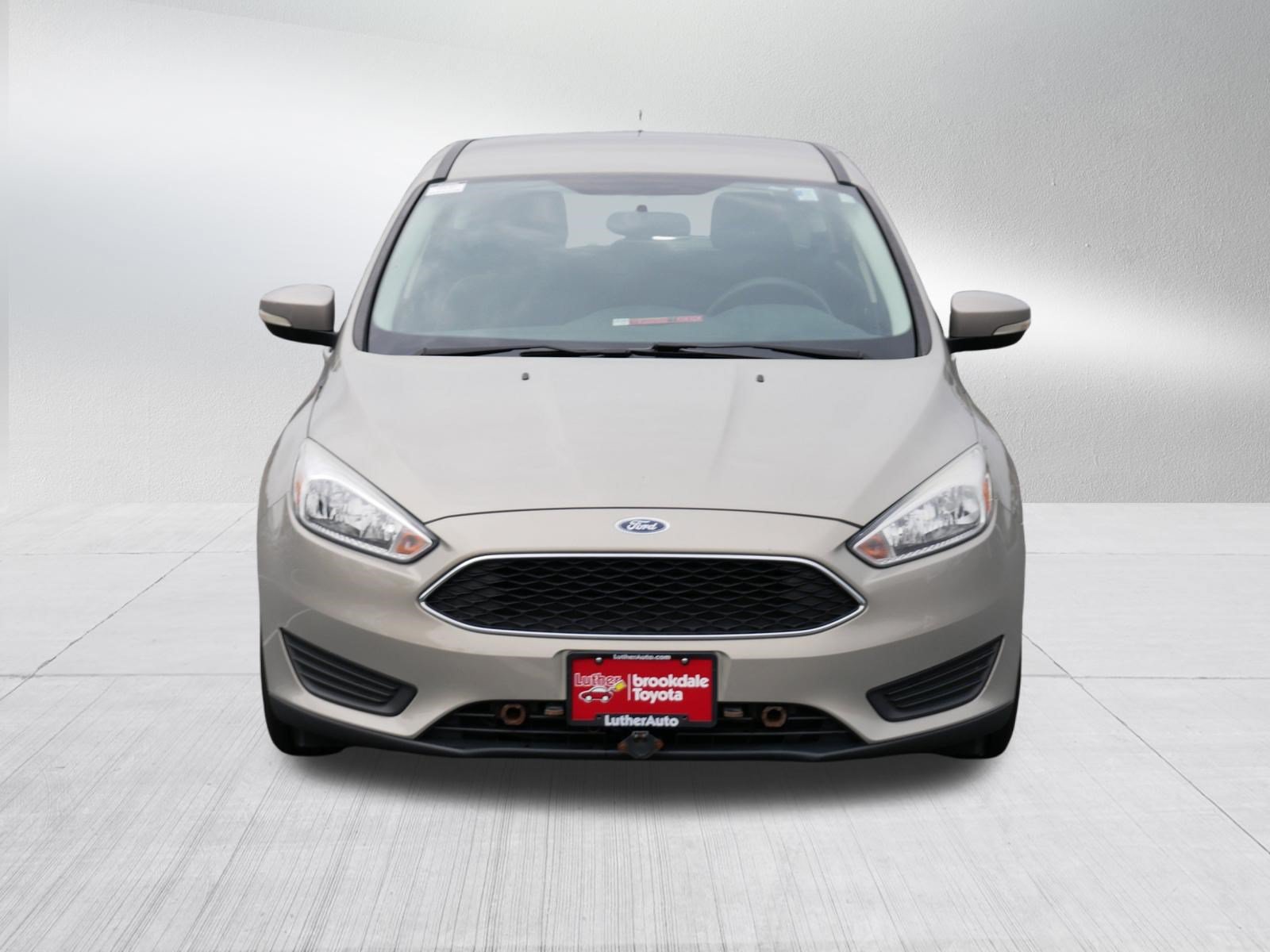 Used 2016 Ford Focus SE FWD image 2