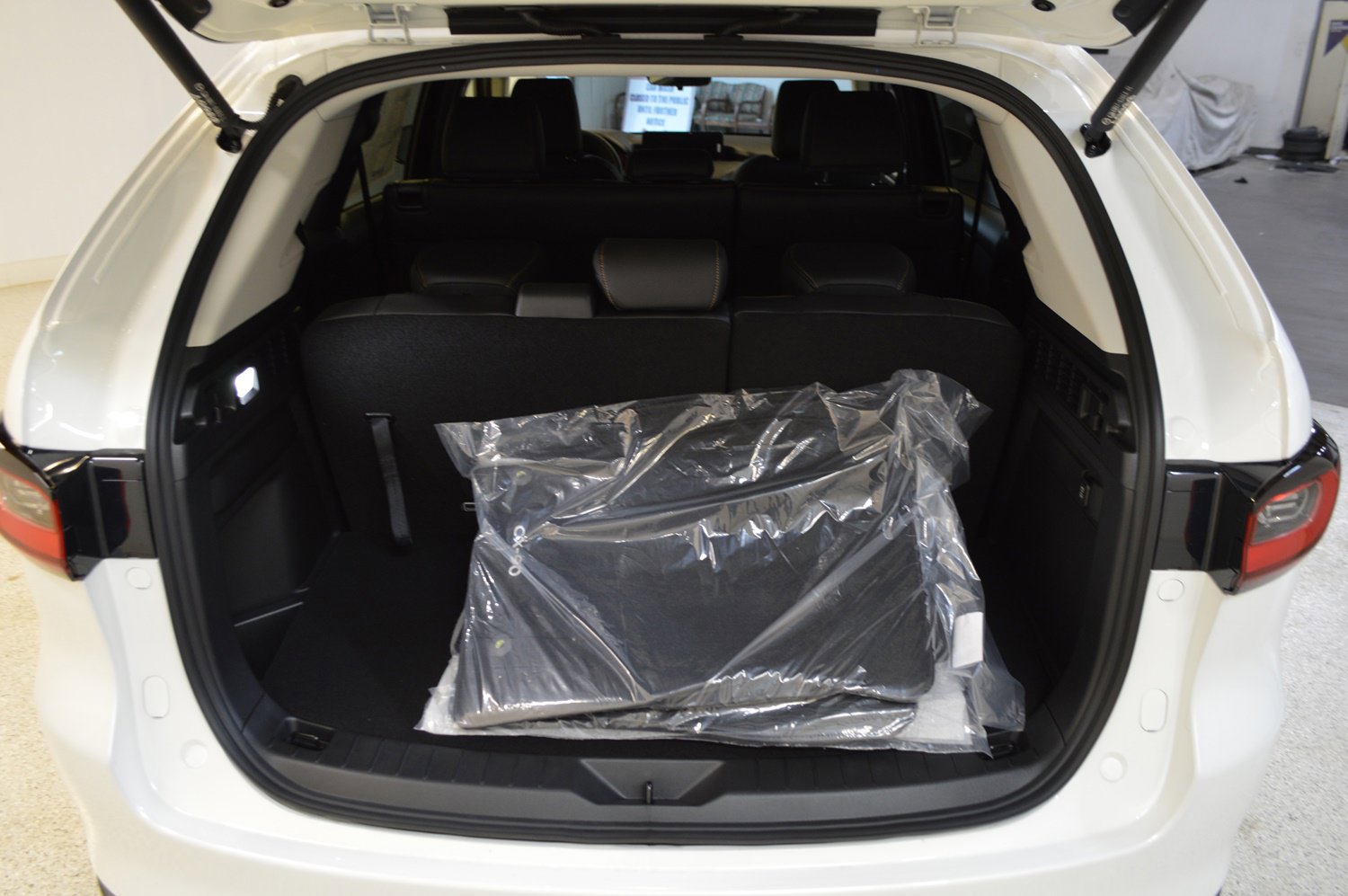 New 2025 MAZDA CX-90 3.3 Turbo w/ Select Package image 14