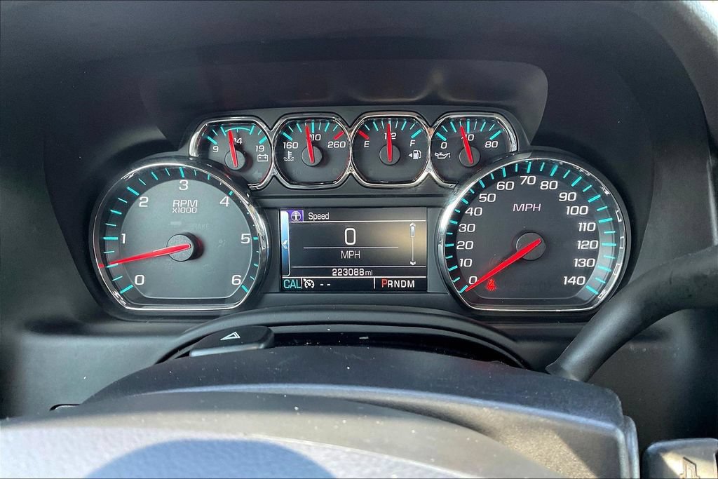 Used 2015 Chevrolet Suburban LT AWD/4WD image 12