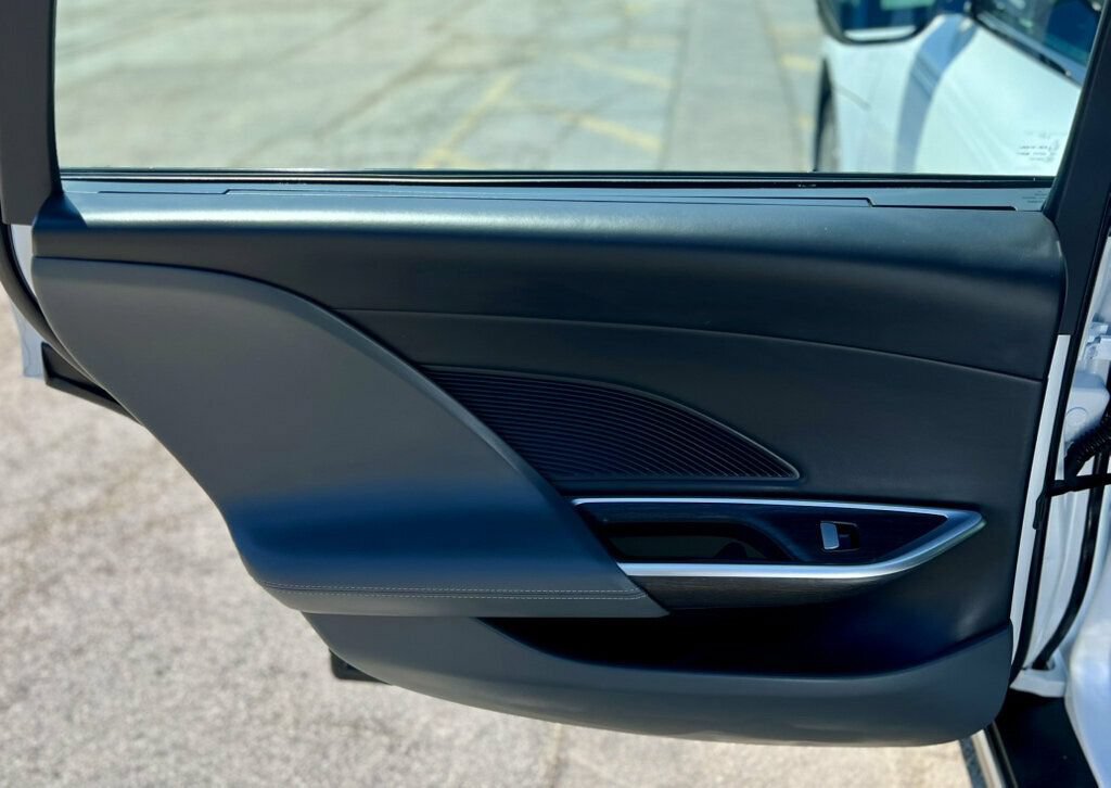 Used 2025 Lucid Air Pure RWD image 18