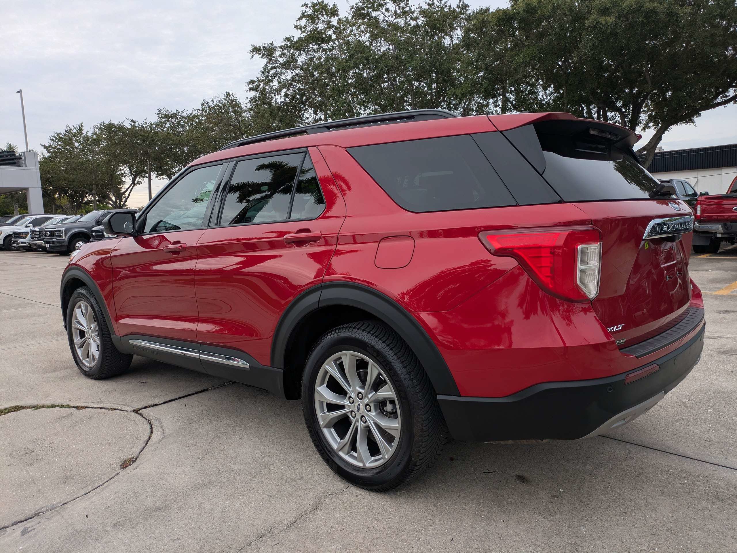 Certified 2024 Ford Explorer XLT w/ Equipment Group 202A AWD/4WD image 6