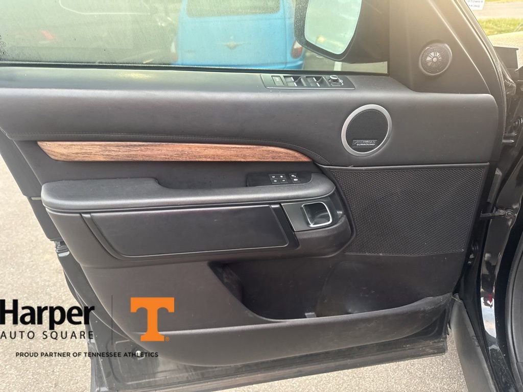 Used 2017 Land Rover Discovery HSE Luxury image 19