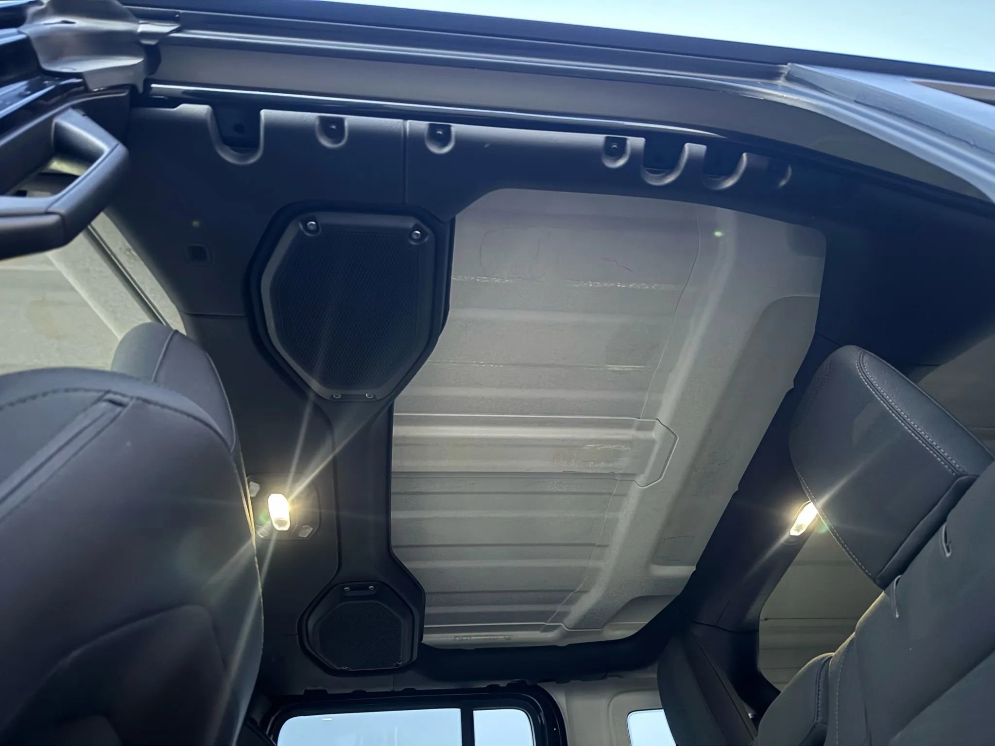 Used 2018 Jeep Wrangler Unlimited Sport S image 32