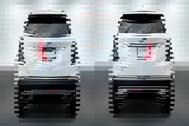 Used 2022 Cadillac XT5 Premium Luxury image 3