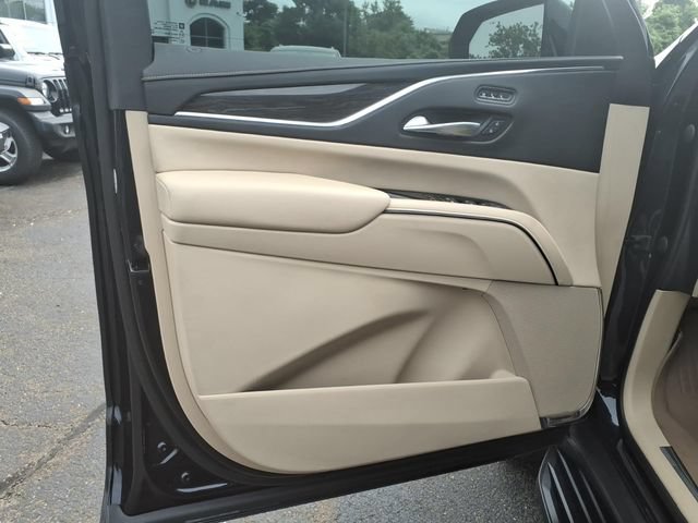 Used 2023 Cadillac Escalade ESV Premium Luxury AWD/4WD image 26