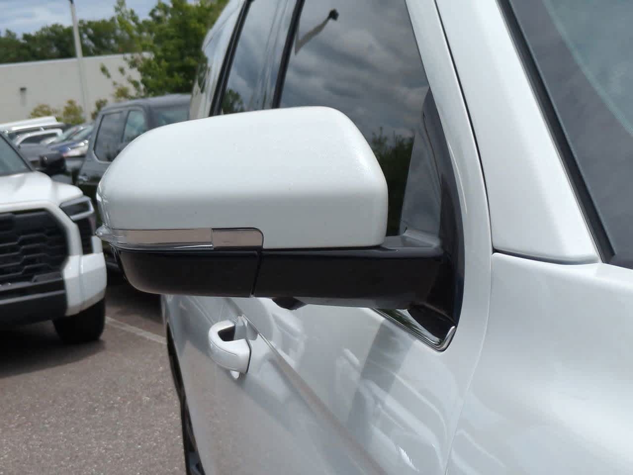Used 2024 Ford Expedition Limited RWD image 12
