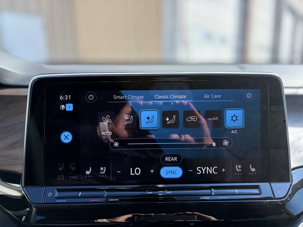 Used 2025 Volkswagen Atlas SE FWD image 18