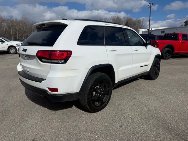 Used 2020 Jeep Grand Cherokee Laredo image 3