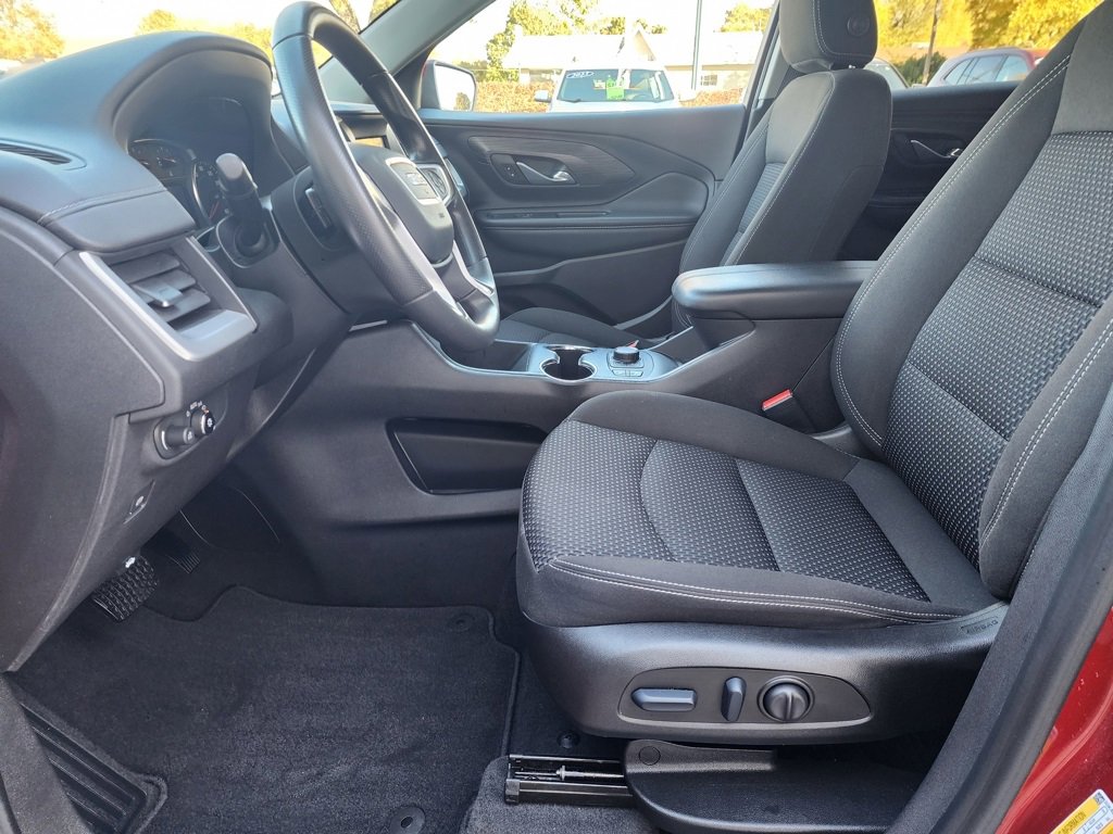 Used 2023 GMC Terrain SLE w/ Driver Convenience Package image 23