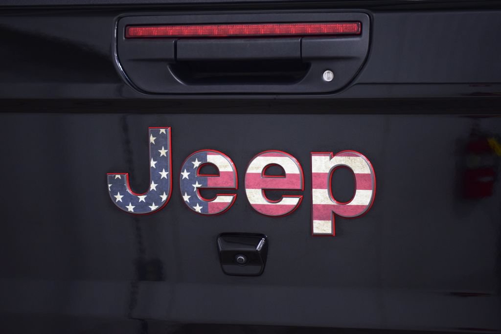 Used 2025 Jeep Gladiator Rubicon AWD/4WD image 26