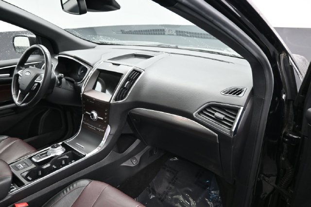 Used 2020 Ford Edge Titanium w/ Equipment Group 301A AWD/4WD image 11