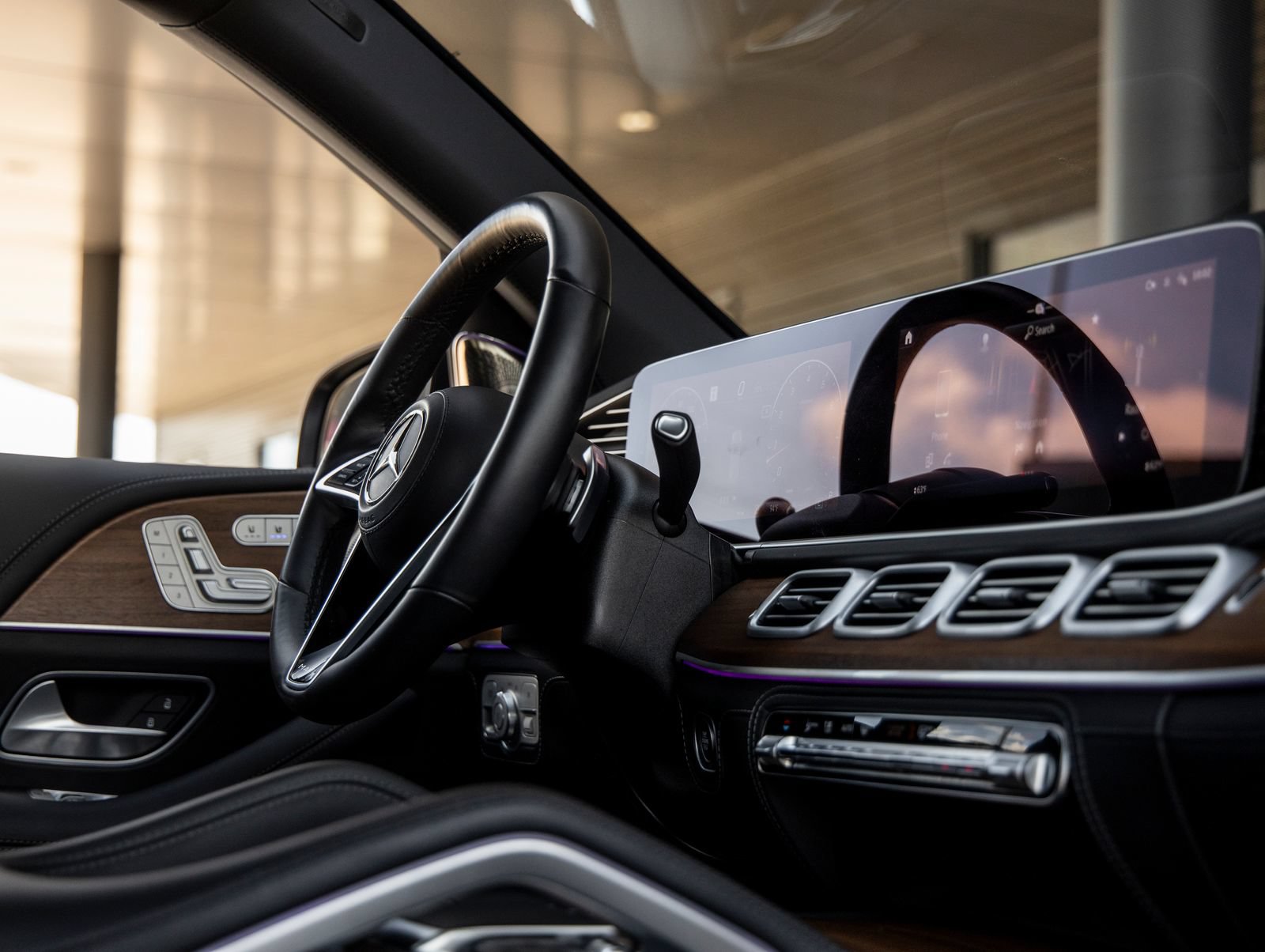 Used 2024 Mercedes-Benz Maybach GLS 600 4MATIC image 57