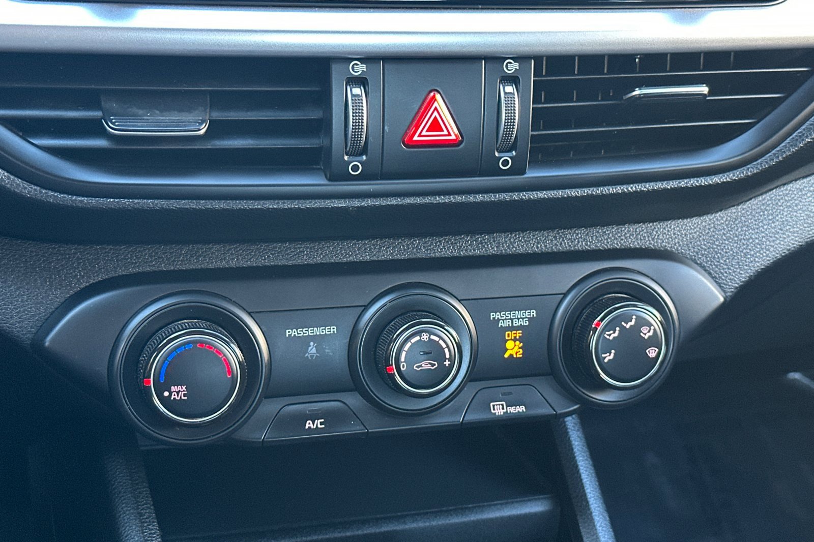 Used 2024 Kia Forte LXS image 25