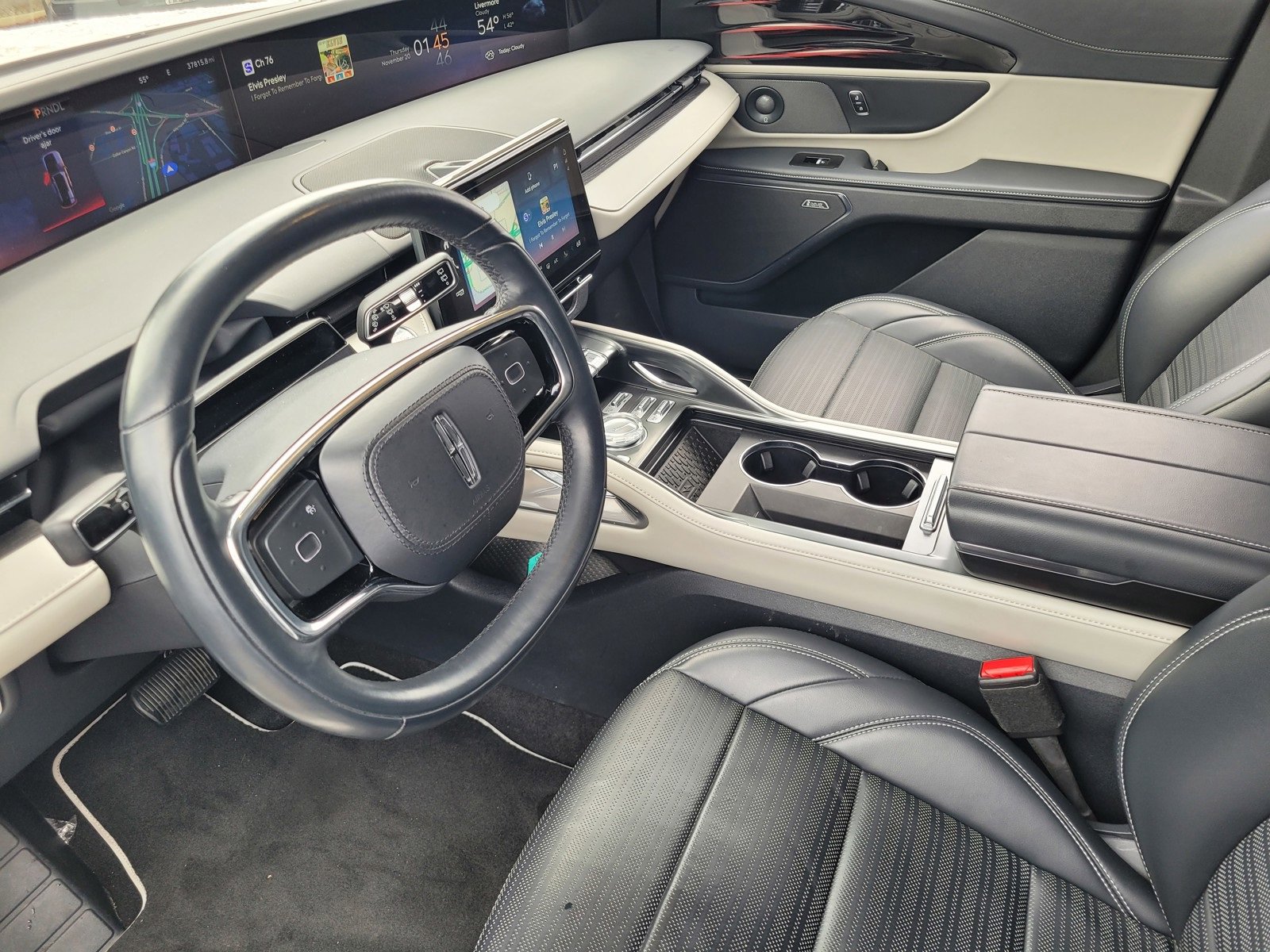 Certified 2024 Lincoln Nautilus Reserve w/ Equipment Group 202A image 19