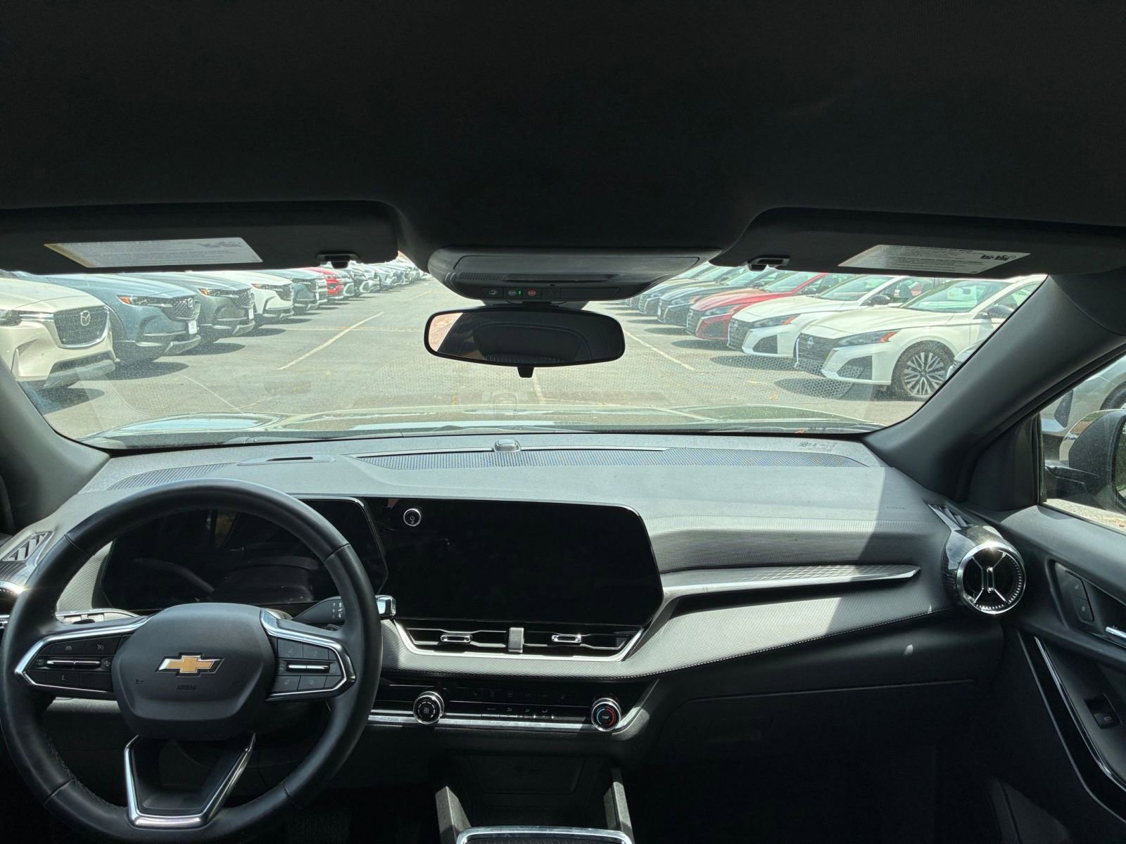 Used 2025 Chevrolet Equinox LT AWD/4WD image 32