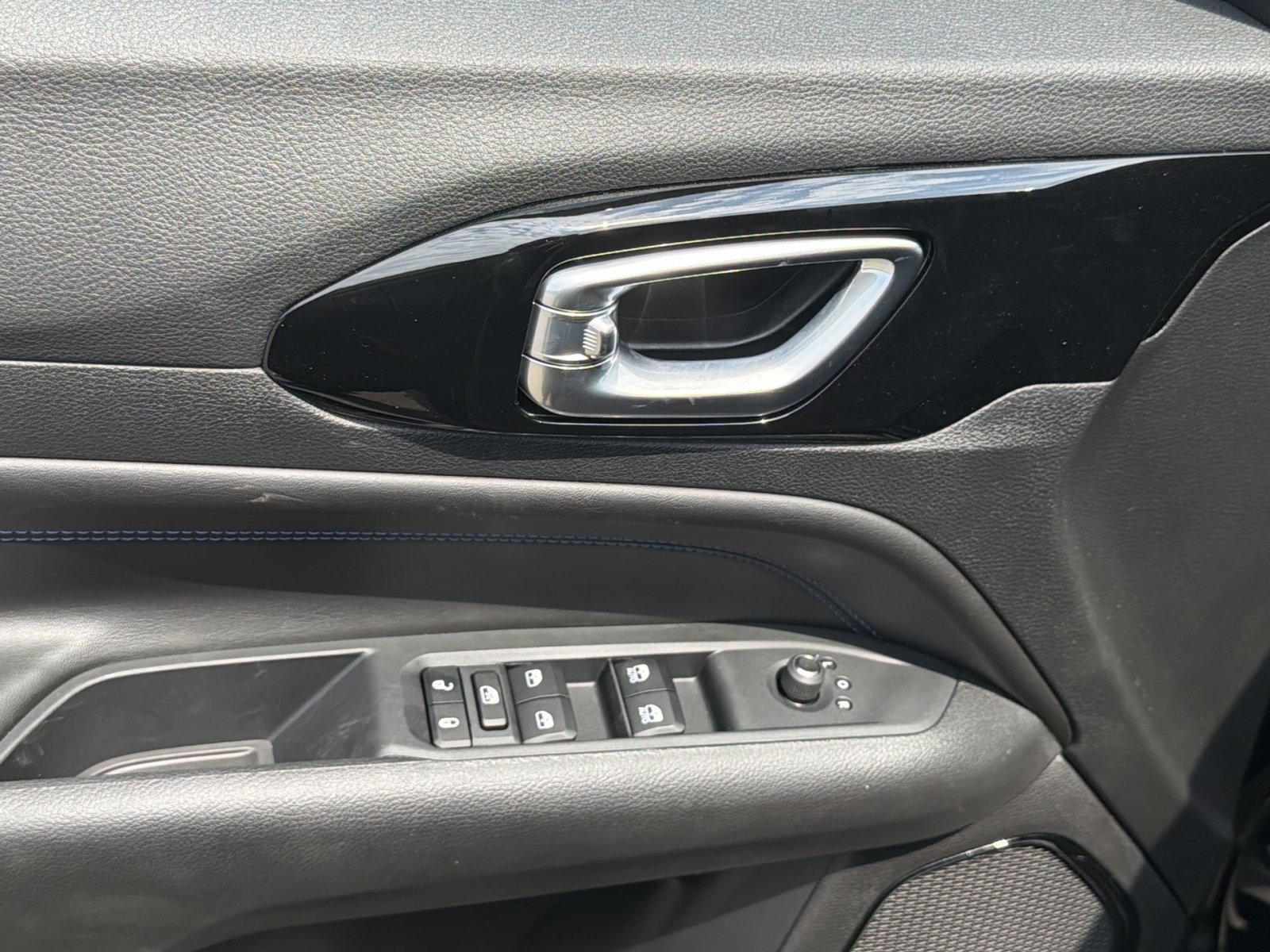 New 2026 Jeep Compass Latitude AWD/4WD image 15