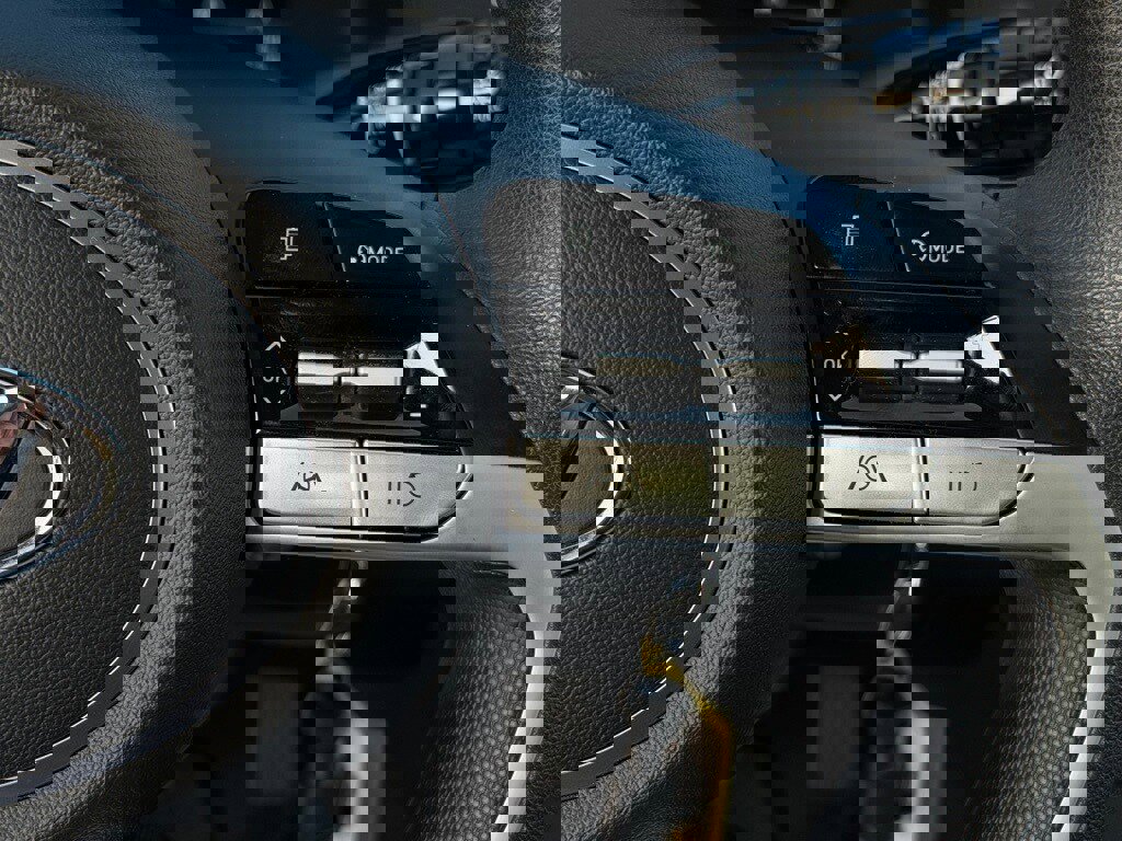 Certified 2023 Hyundai Elantra SE image 20