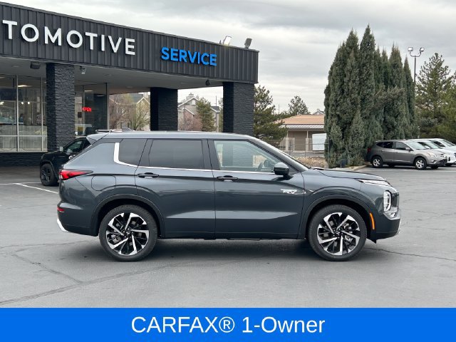 Used 2025 Mitsubishi Outlander SE AWD/4WD image 2