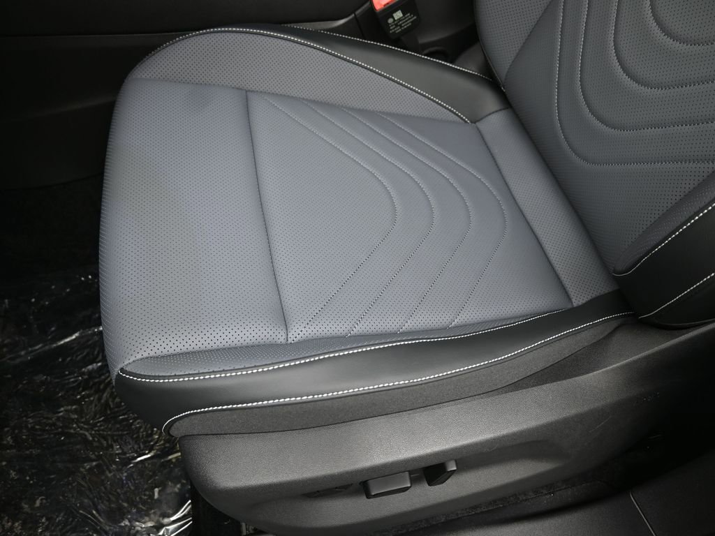 New 2026 Volkswagen Tiguan SE R-Line image 22