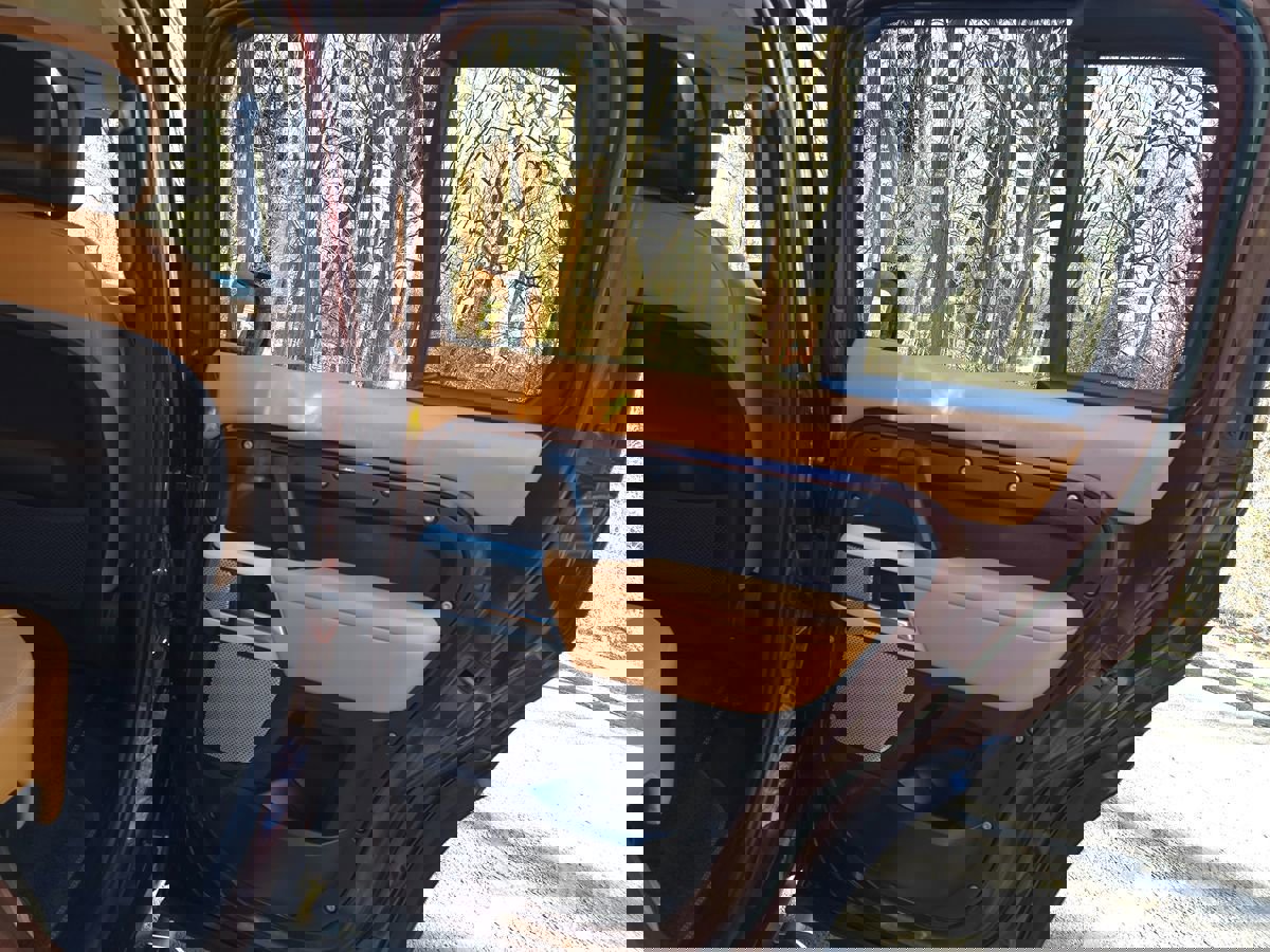 Used 2023 Land Rover Defender 130 S image 29