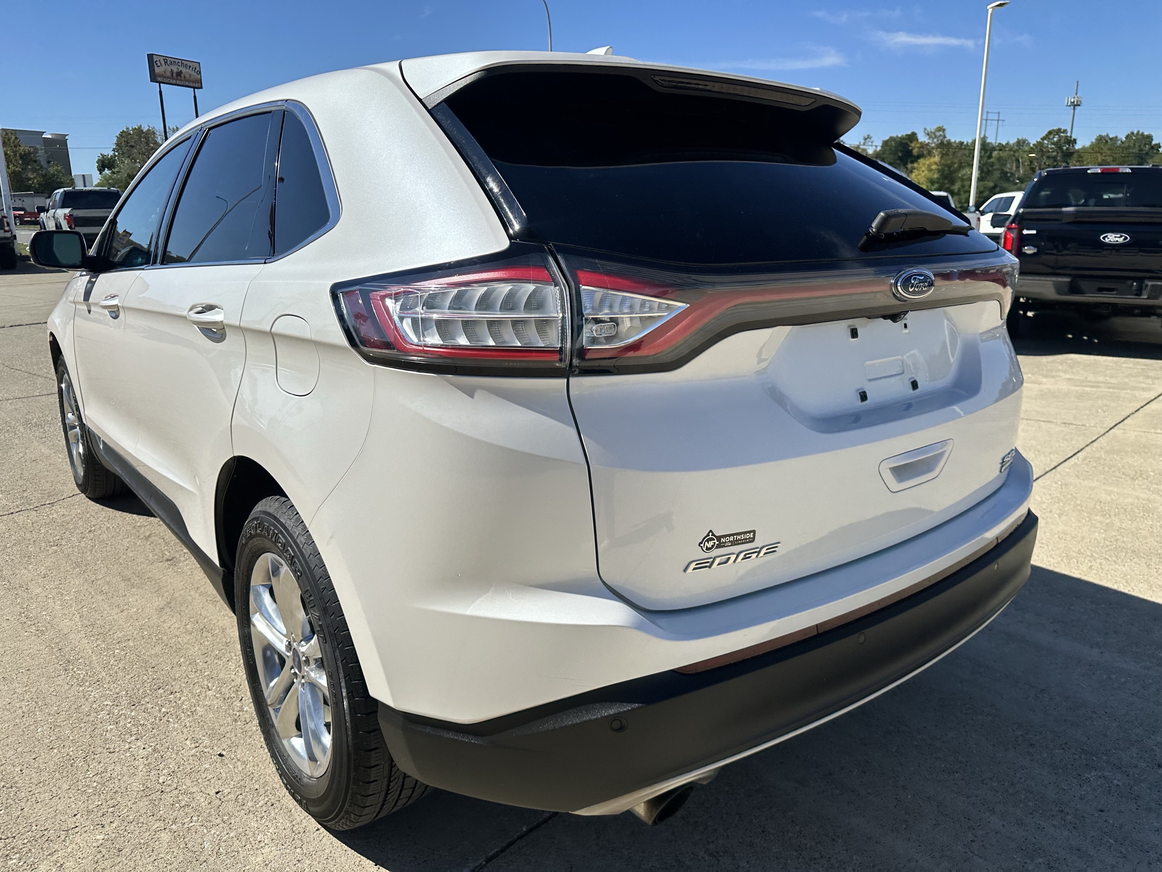 Used 2016 Ford Edge SEL w/ Equipment Group 201A AWD/4WD image 6