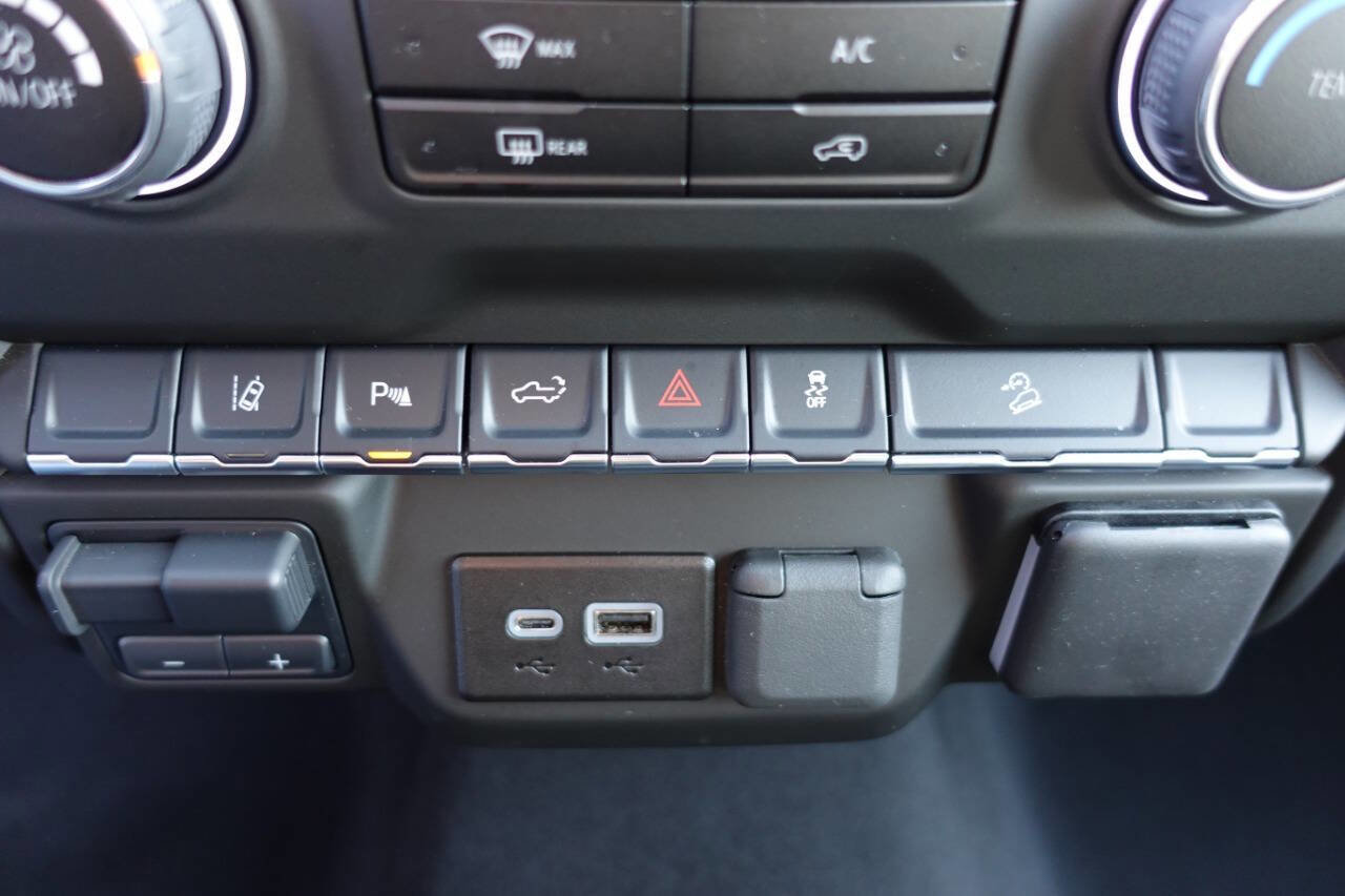 Used 2025 Chevrolet Silverado 2500 Custom w/ Custom Value Package image 43