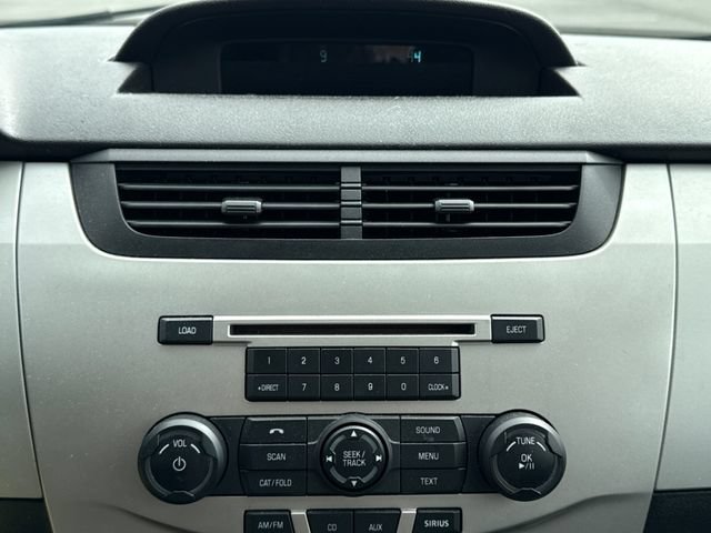 Used 2010 Ford Focus SES FWD image 28