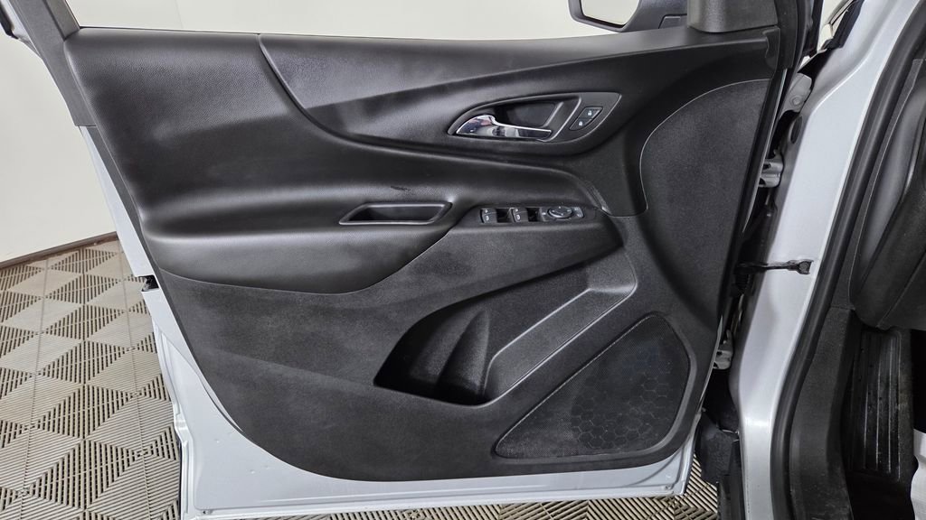 Used 2019 Chevrolet Equinox LT FWD image 11