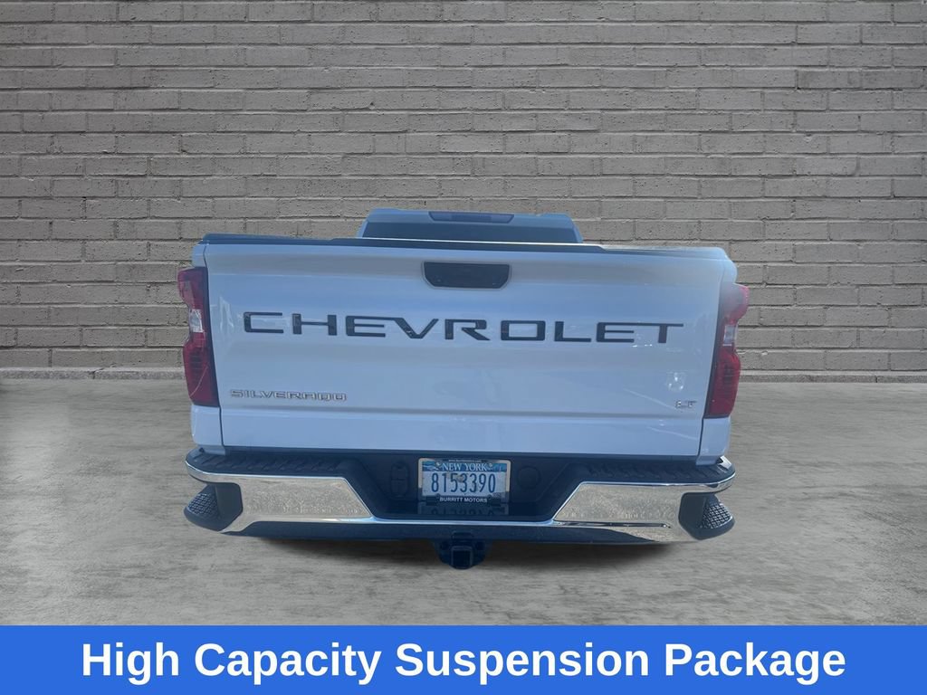 Used 2023 Chevrolet Silverado 1500 LT AWD/4WD image 4