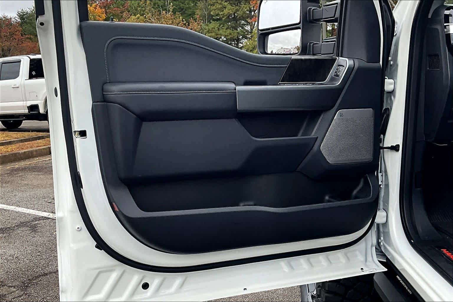 New 2026 Ford F250 Lariat w/ Black Appearance Package AWD/4WD image 10