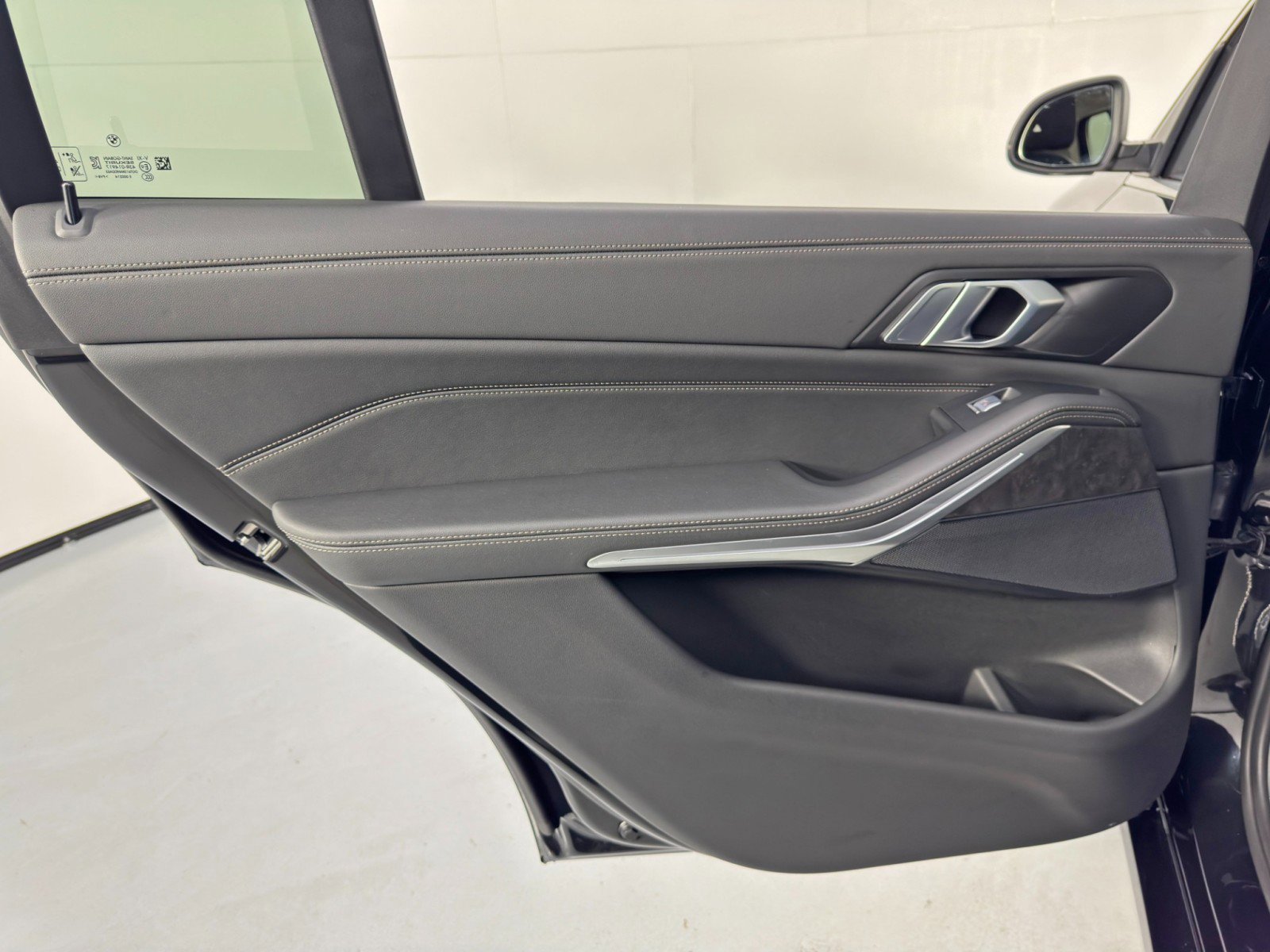 Used 2025 BMW X7 xDrive40i w/ Parking Assistance Package AWD/4WD image 48