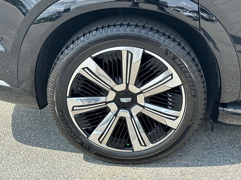 Certified 2025 Cadillac Escalade IQ Luxury 2 AWD/4WD image 17