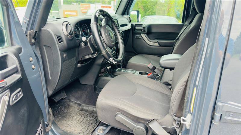 Used 2017 Jeep Wrangler Unlimited Sport image 27