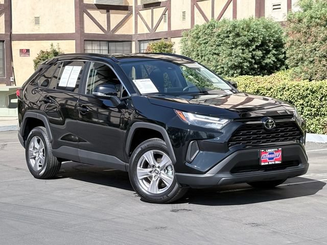 Used 2025 Toyota RAV4 XLE FWD image 2