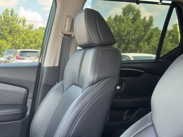 Used 2023 Honda Pilot Touring image 10