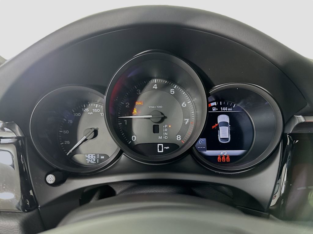 Used 2025 Porsche Macan image 13