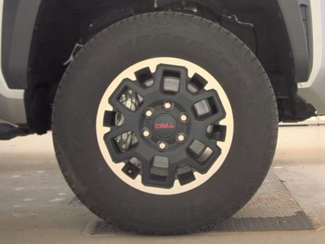 Used 2025 Toyota Tacoma TRD Off-Road image 18