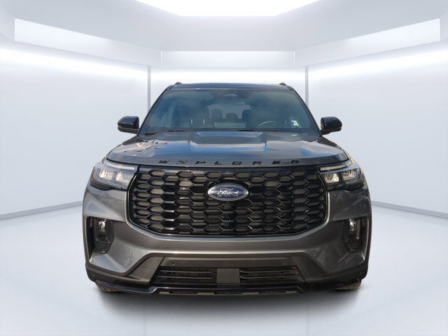 Used 2025 Ford Explorer ST-Line w/ ST-Line Street Pack AWD/4WD image 8