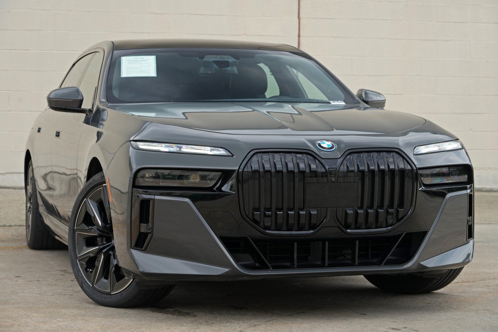 Used 2024 BMW i7 eDrive50 w/ M Sport Package RWD image 4