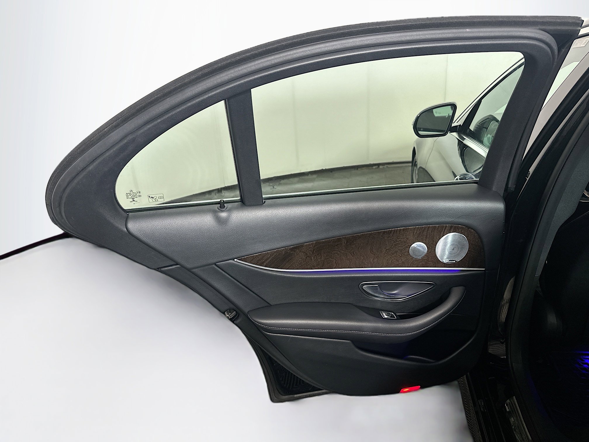 Used 2018 Mercedes-Benz E 300 image 28