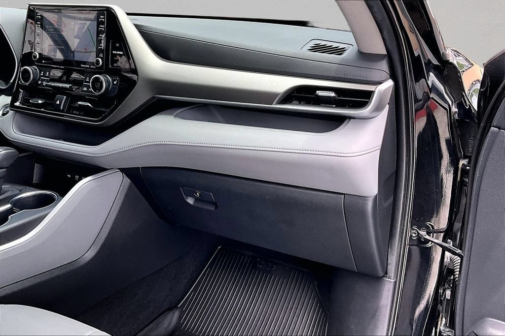 Certified 2020 Toyota Highlander XLE FWD image 30