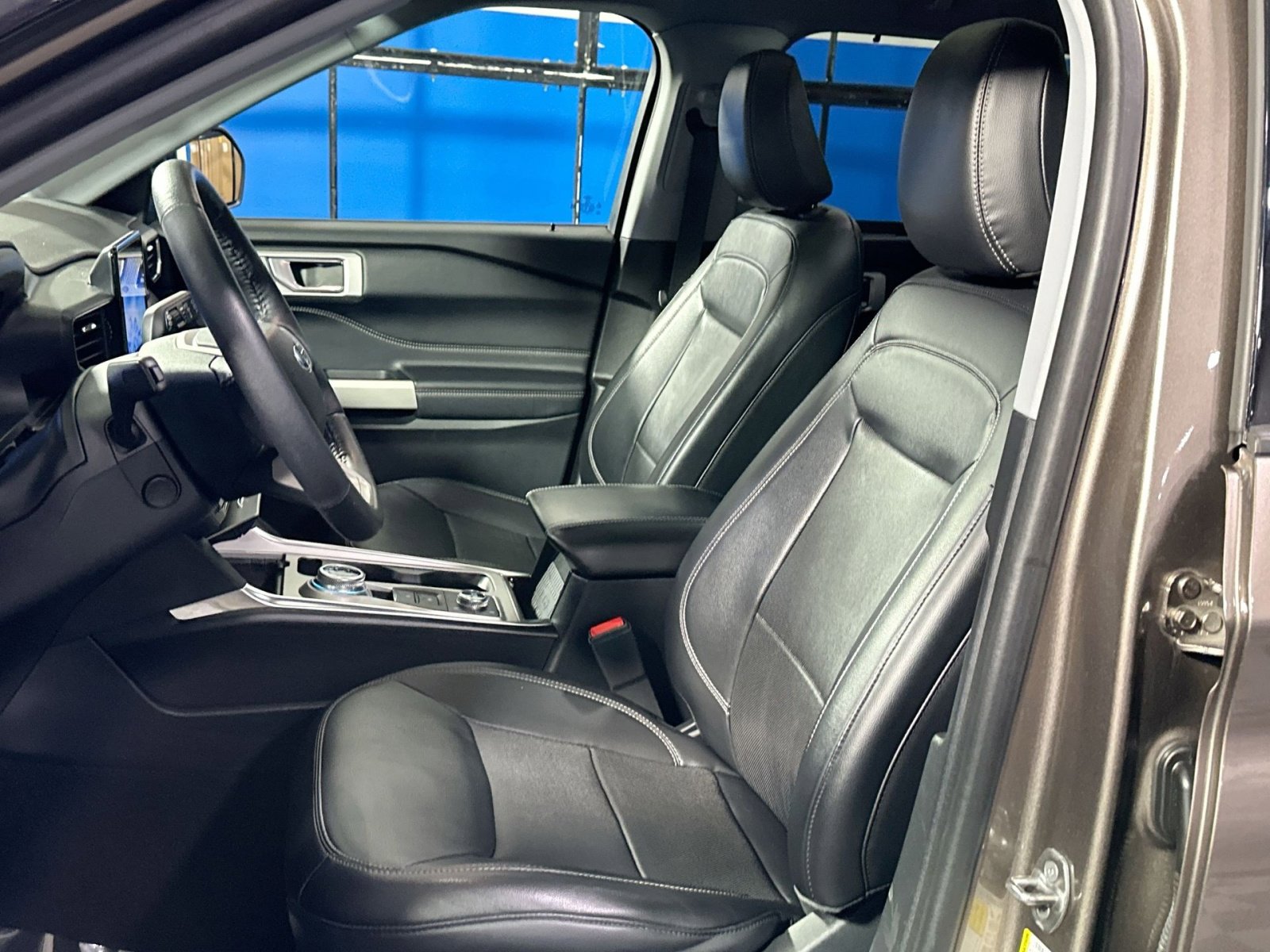 Used 2021 Ford Explorer Limited w/ Equipment Group 301A image 14