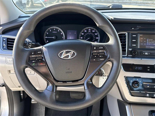 Used 2015 Hyundai Sonata SE w/ Option Group 09 image 18