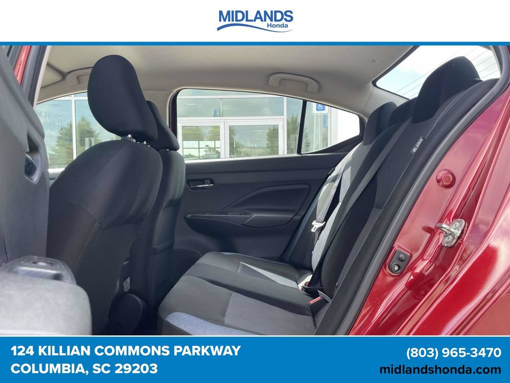 Used 2025 Nissan Versa SV FWD image 9