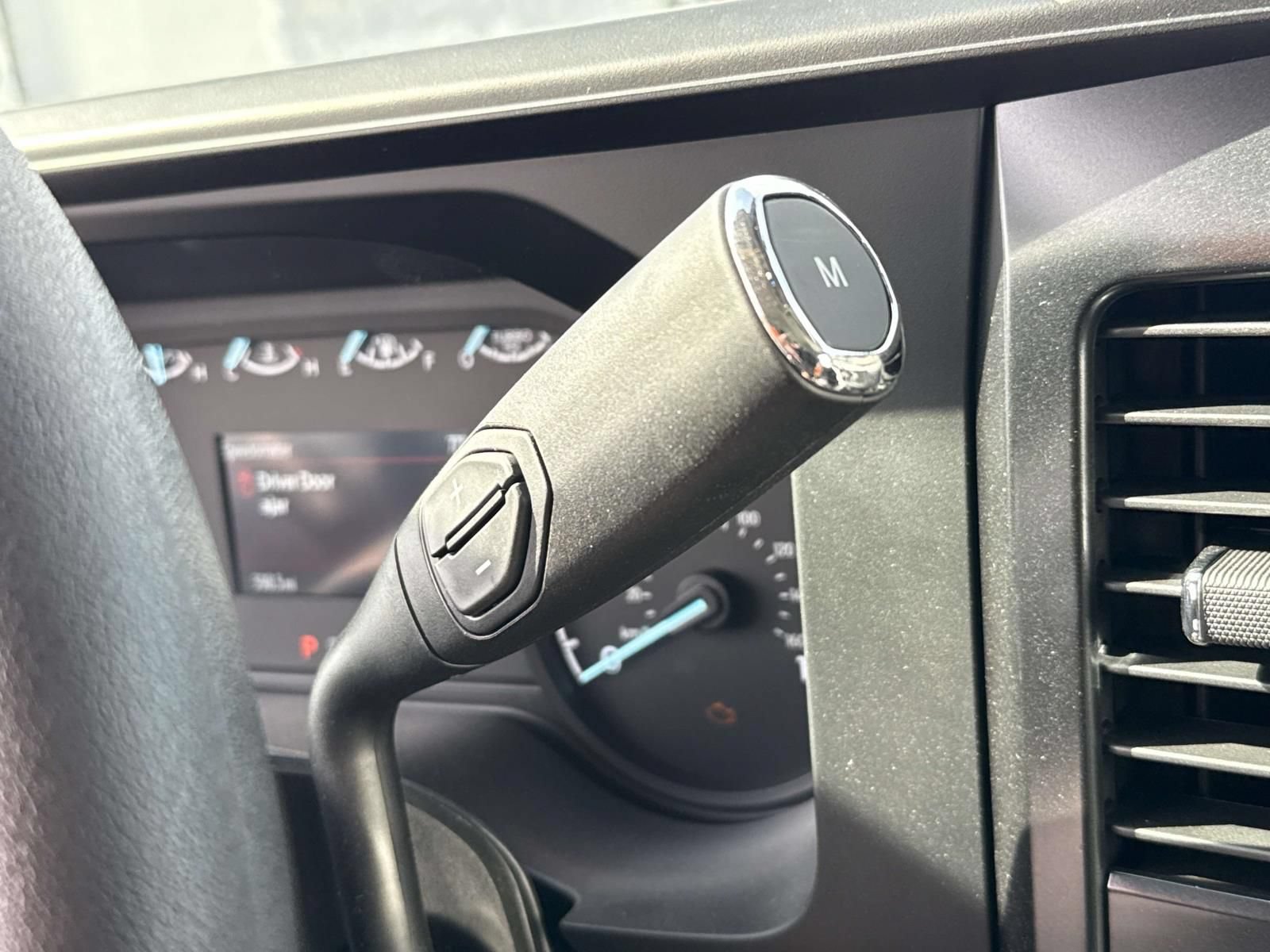 New 2025 Ford F550 4x4 Crew Cab image 18