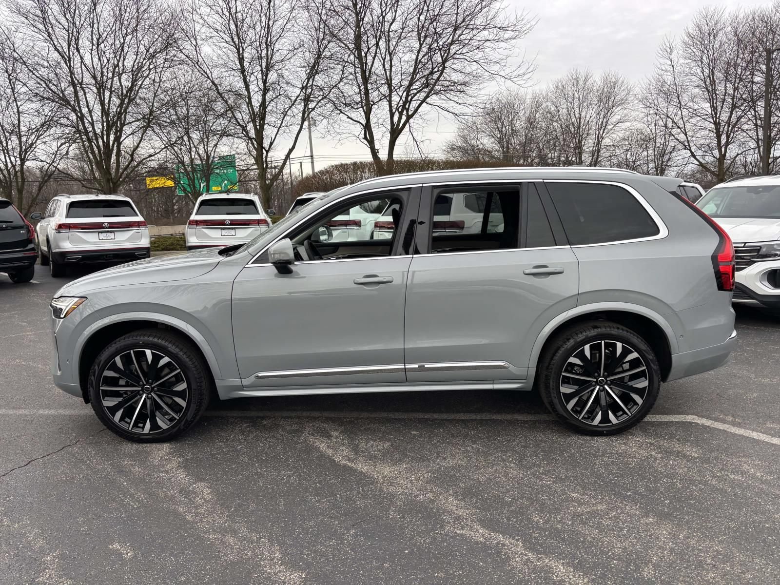 Used 2026 Volvo XC90 B6 Plus w/ Protection Package Premier AWD/4WD image 4